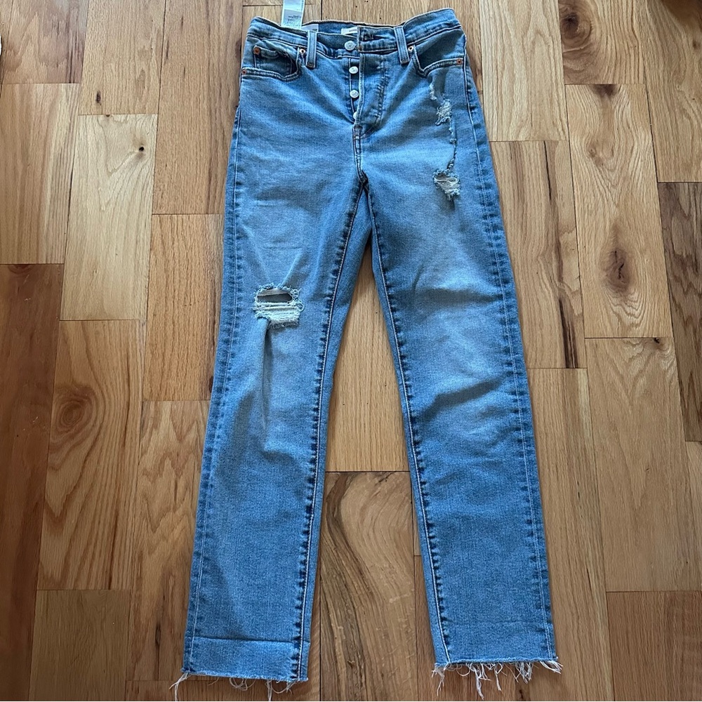 Levi’s Wedgie Straight High Rise Blue Jeans with Frayed Hem